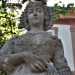 La statua della donna in dettaglio